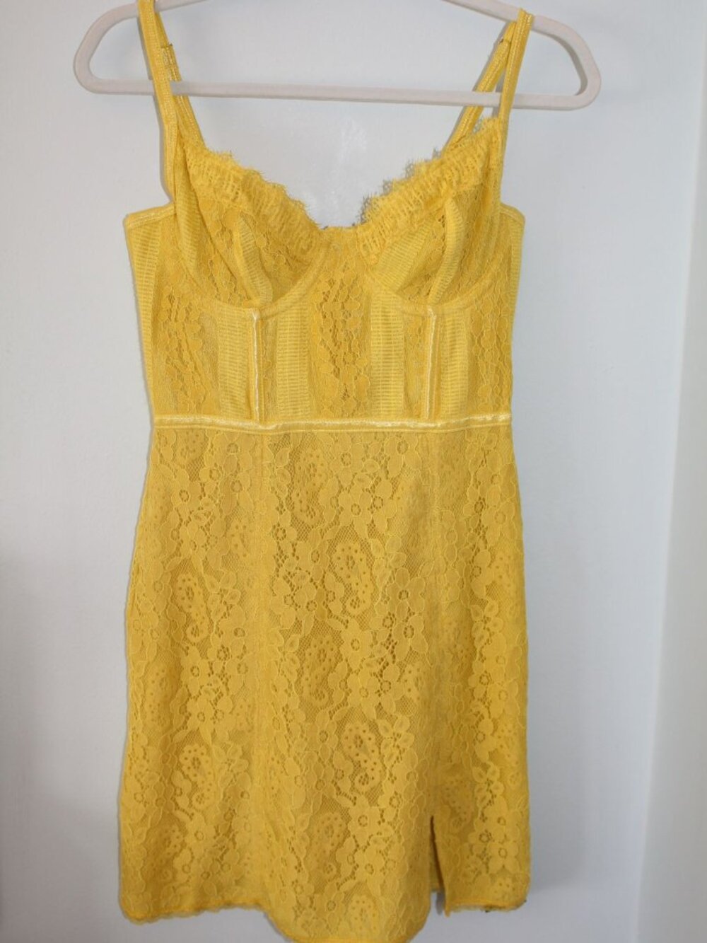 Urban Outfitters Dress Women's XS Chartreuse Lace Corset Mini Layla Yellow NWOT